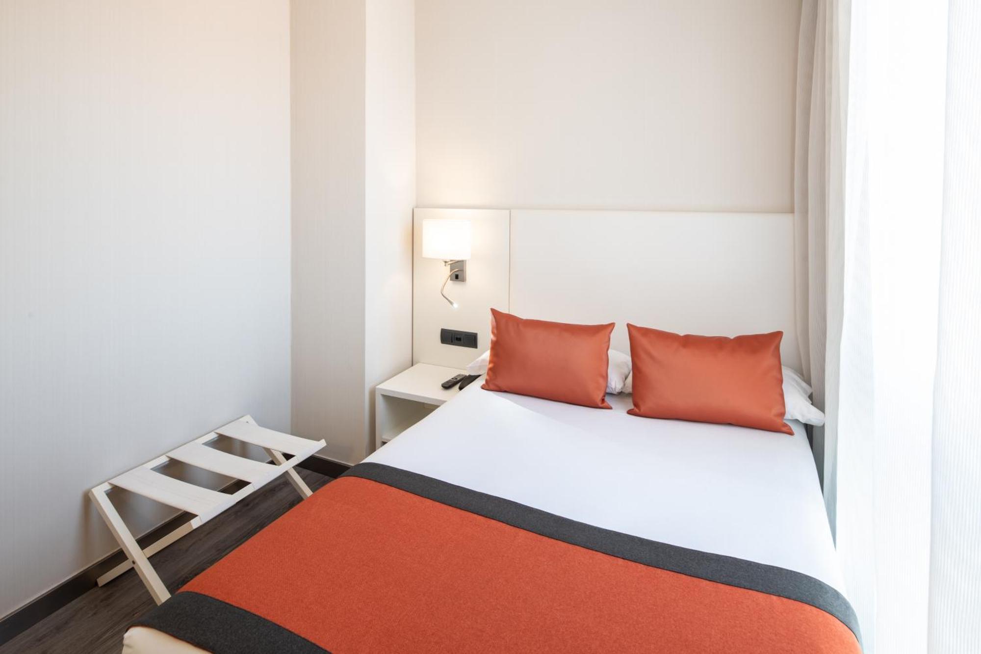 Catalonia Bristol Hotel Sant Andreu de la Barca Værelse billede