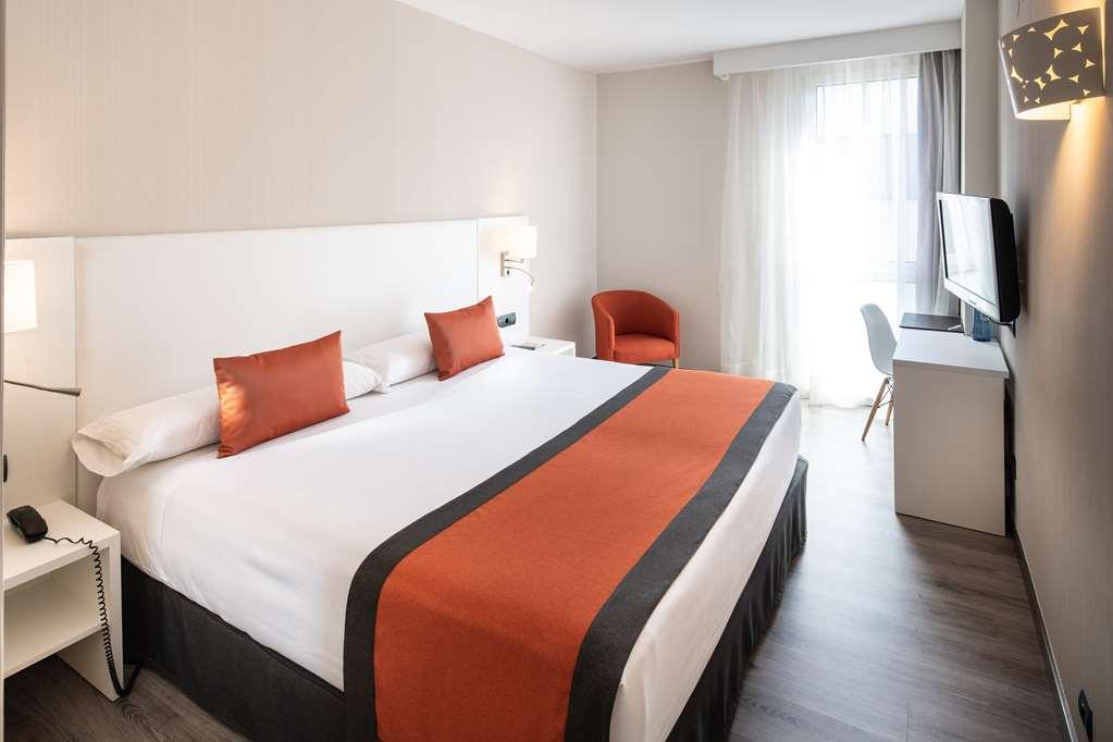 Catalonia Bristol Hotel Sant Andreu de la Barca Værelse billede