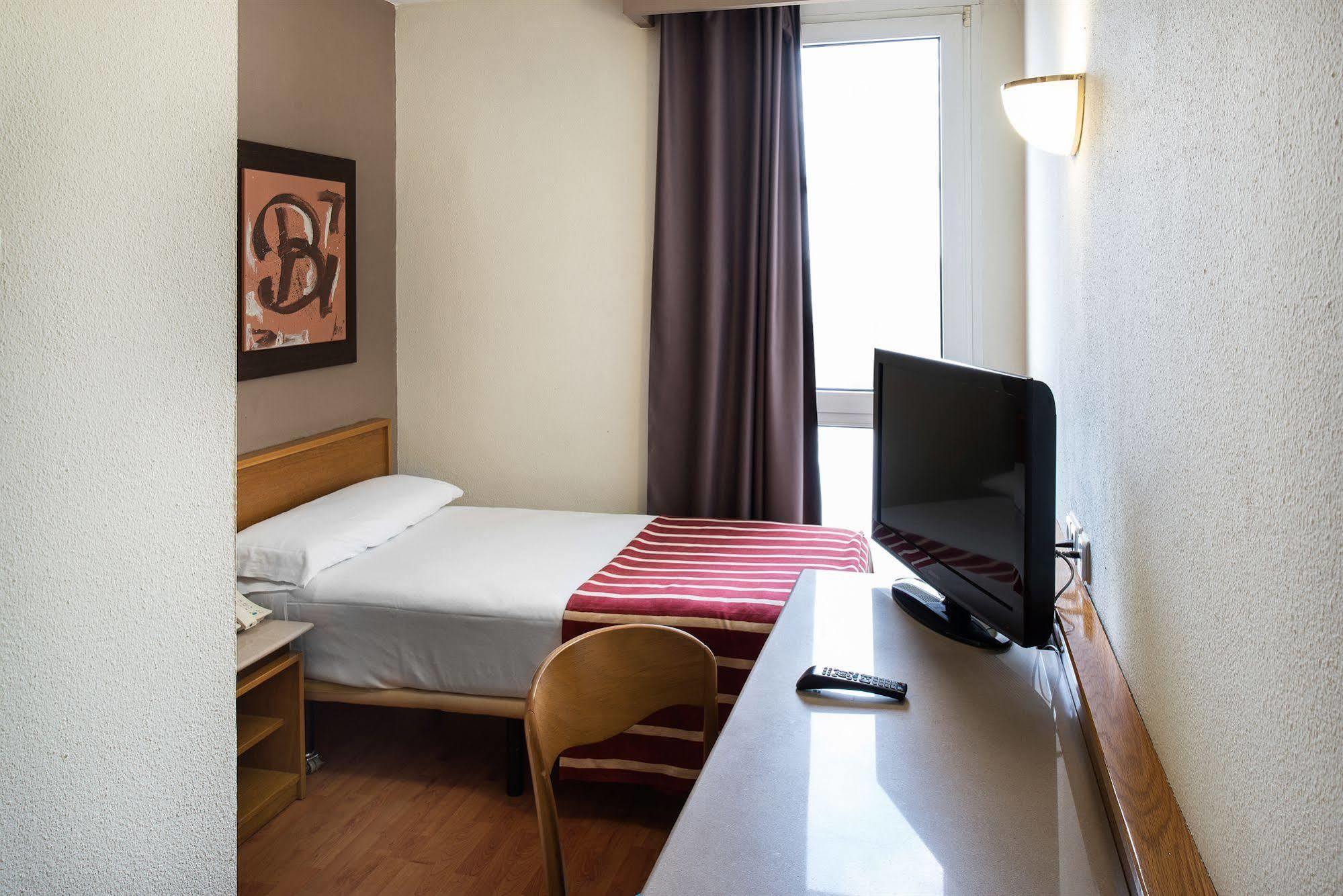 Catalonia Bristol Hotel Sant Andreu de la Barca Eksteriør billede