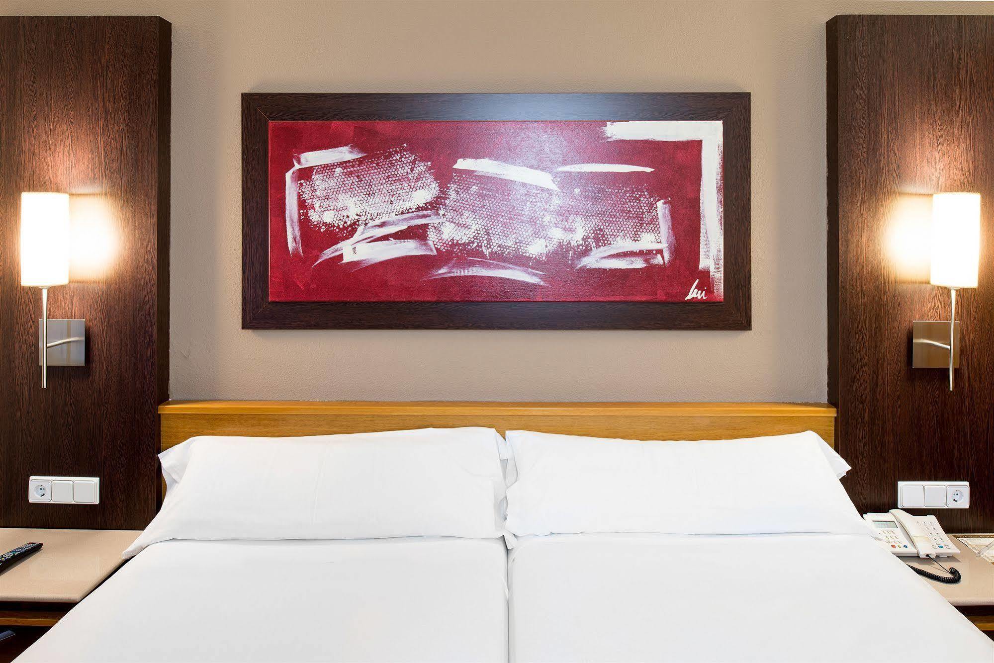 Catalonia Bristol Hotel Sant Andreu de la Barca Eksteriør billede